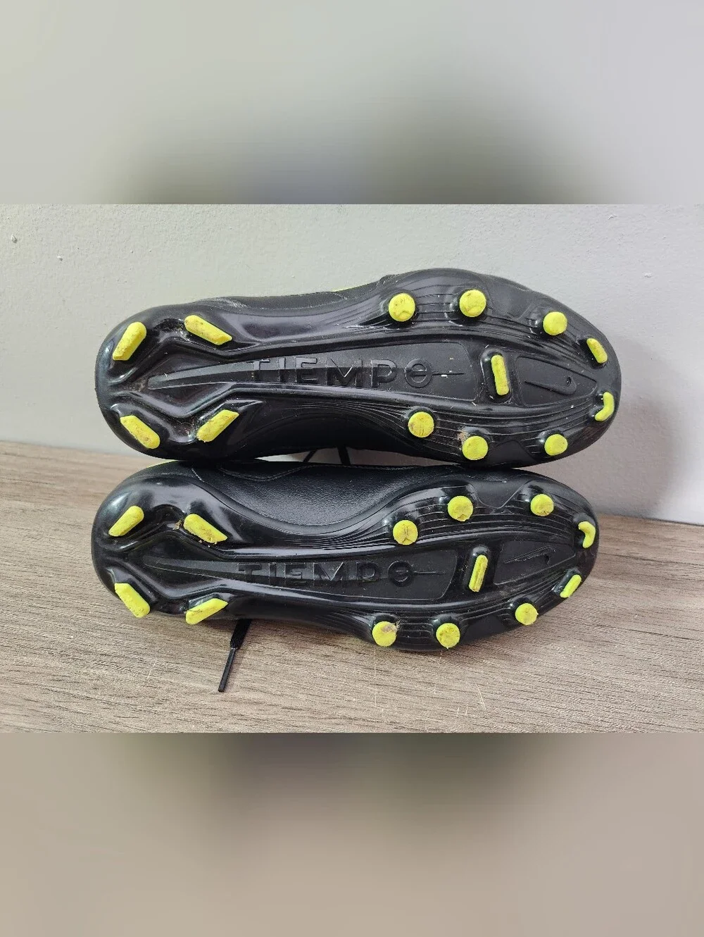 Nike Tiempo Legend 9 Youth Soccer Cleats
